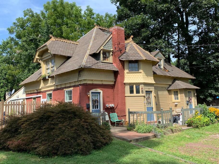 Luxury Apartment In Historic Carriage House Kennett Square Exteriör bild